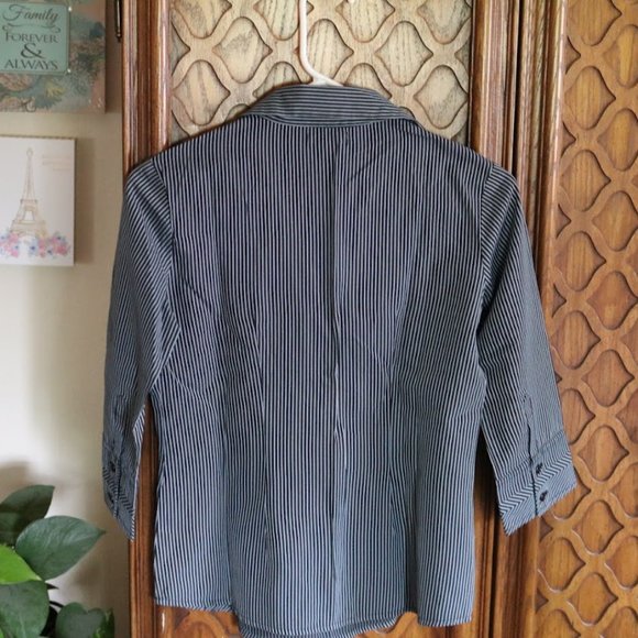 3/$15 Globus Striped Popover Collared Shirt - Size XS - Picture 7 of 15